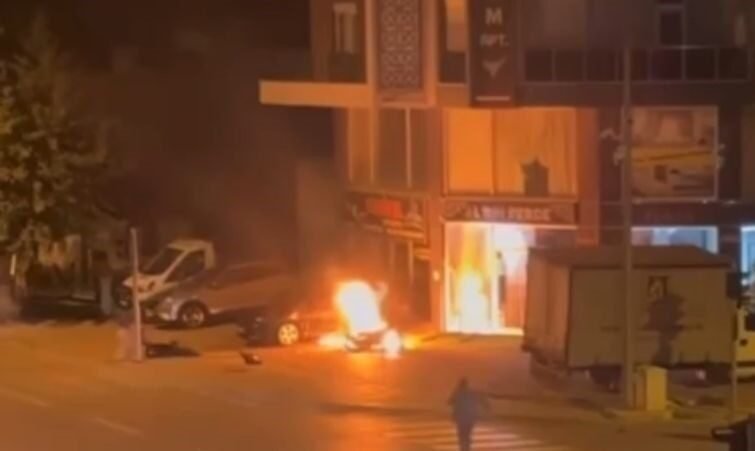 Burdur’un Bucak ilçesinde otomobille çarpışarak yanmaya başlayan motosikletin sürücüsü, son