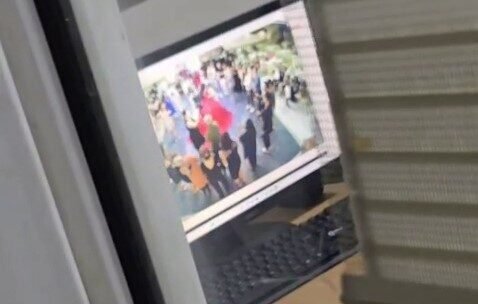 Adana’da kına eğlencesinde düğün salonunun tavanından sökülen çember şeklindeki avize,