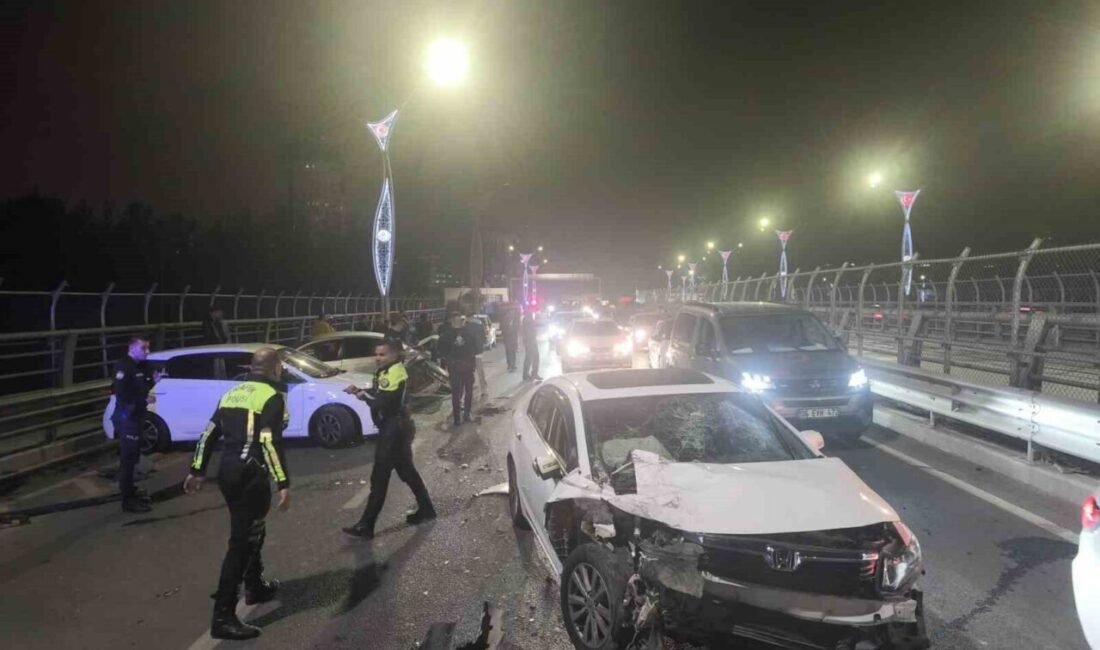 Adana’da köprü üzerinde meydana gelen zincirleme trafik kazasında 4 kişi
