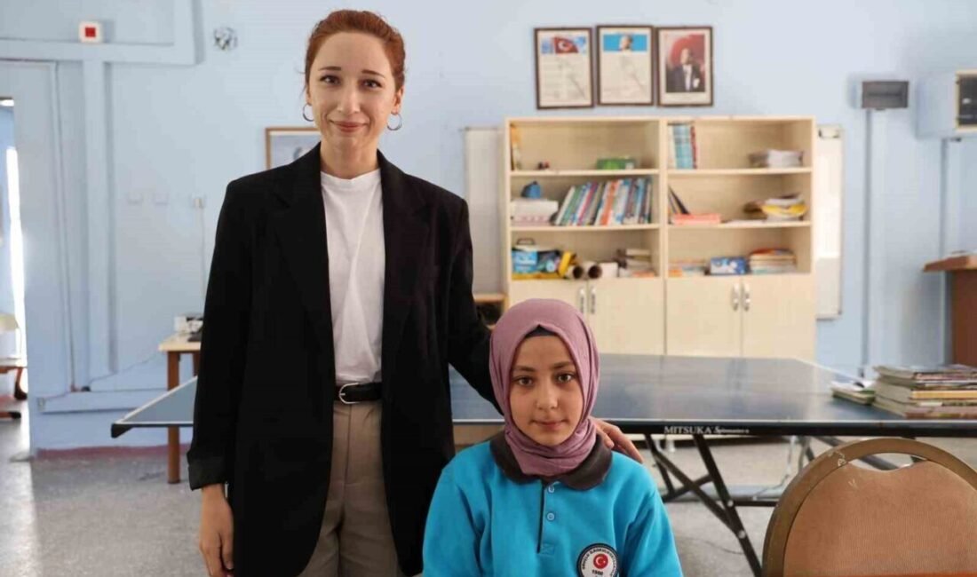 Adana’ya 180, Feke ilçesine 60 kilometre uzaklıkta bulunan Oruçlu İlköğretim