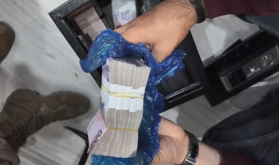 Mersin’de bir futbol kulübü adına loca bileti satışı yöntemiyle vatandaşları