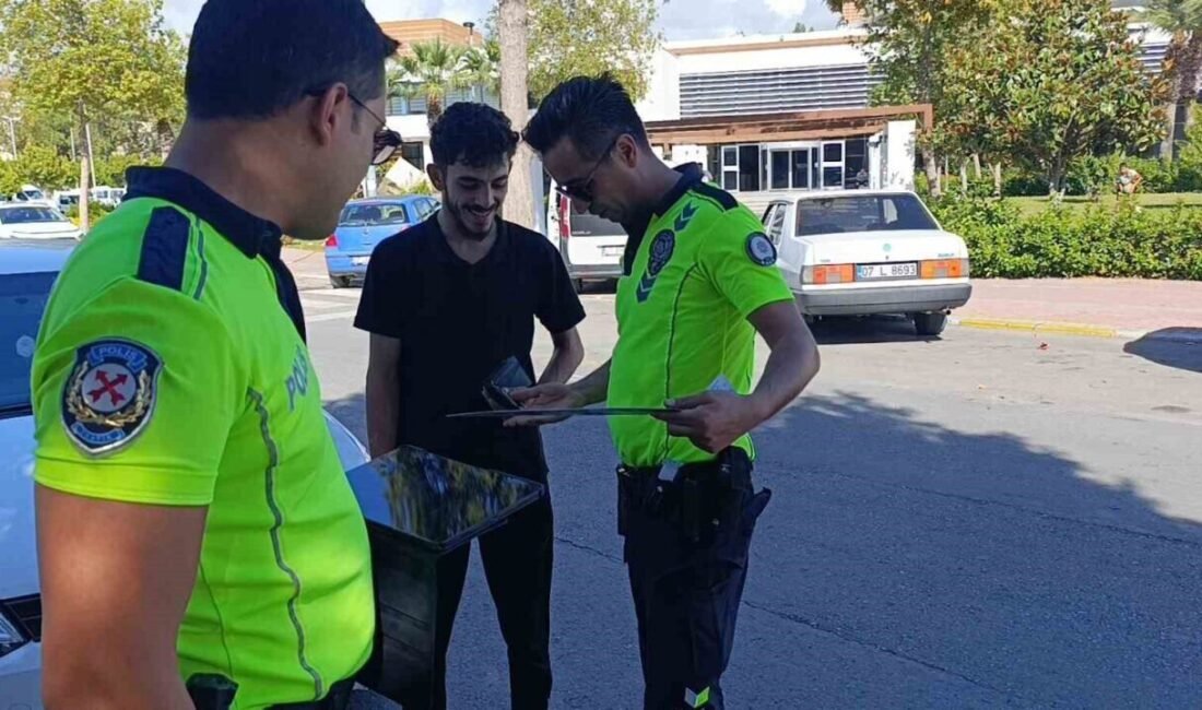 Antalya’nın Manavgat ilçesinde, ön plakası olmayan ve yüksek sesle müzik