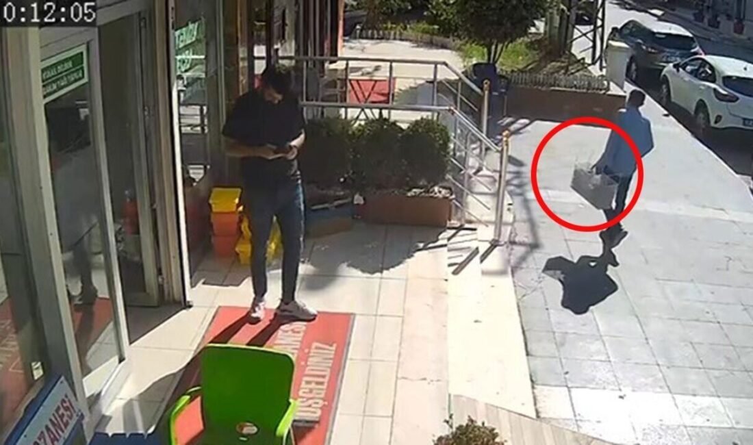 Hatay’ın İskenderun ilçesinde güvenlik kamerasına saniye saniye yansıyan görüntülerde bir