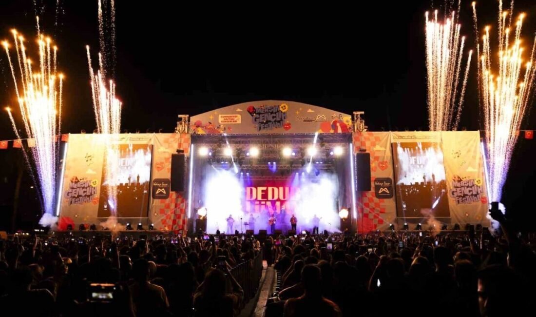 Mersin Büyükşehir Belediyesinin bu yıl 4.’sünü düzenlediği ‘Mersin Gençlik Festivali’,