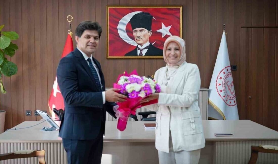 Mersin İl Milli Eğitim Müdürlüğü’nde devir teslim Mersin İl Milli Eğitim Müdürlüğü görevine atanan Muhammed Özdemirci, düzenlenen