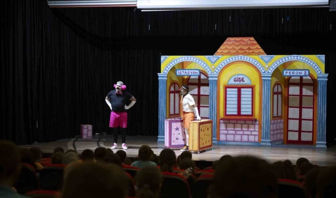 Mersin Büyükşehir Belediyesi Şehir Tiyatrosu, yeni sezona çocuklar için perdelerini