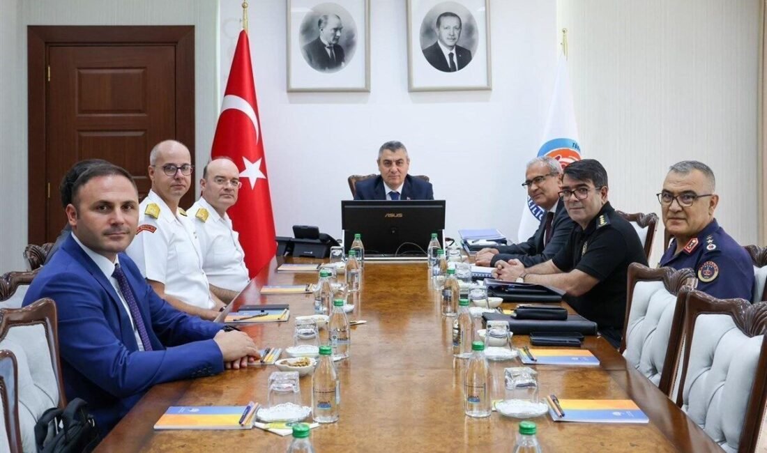 Mersin’de son bir haftada yapılan çalışmalarda, çeşitli suçlardan aranan 775