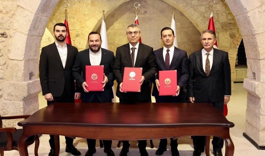 Mersin Valisi Atilla Toros’un himayelerinde, il genelinde dört farklı noktada