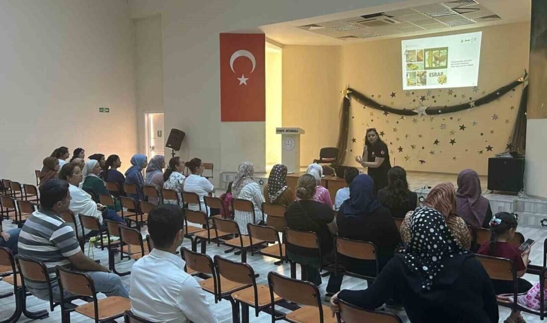 Mersin polisi tarafından madde bağımlılığıyla mücadele çerçevesinde annelere bilgilendirme yapıldı.