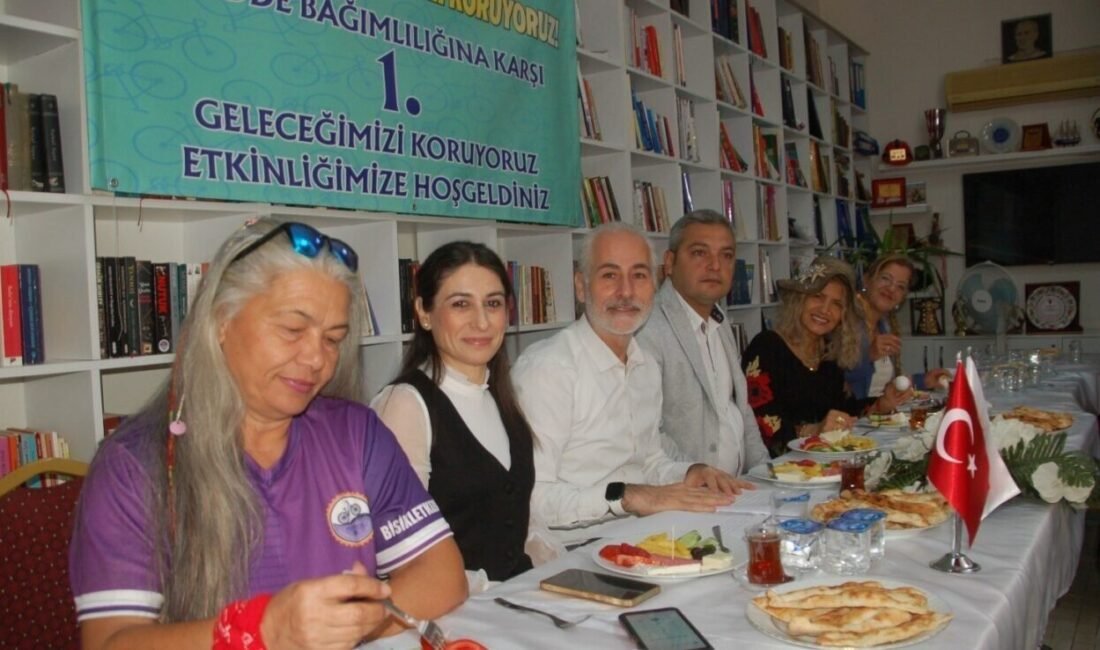 Mersin’de bağımlılığa karşı pedallar gelecek için dönecek Mersin Muhtarları Yerel Yönetimlerle Dayanışma Derneği (MUYED) Başkanı ve Nusratiye