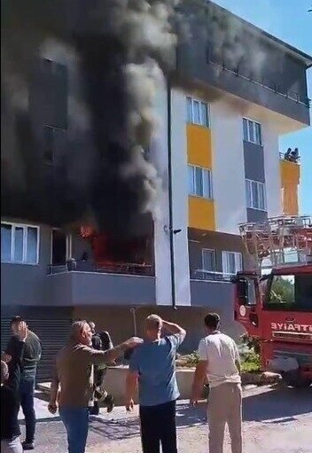 Mersin’in Mut ilçesinde bir evde çıkan yangın korkuya neden olurken,