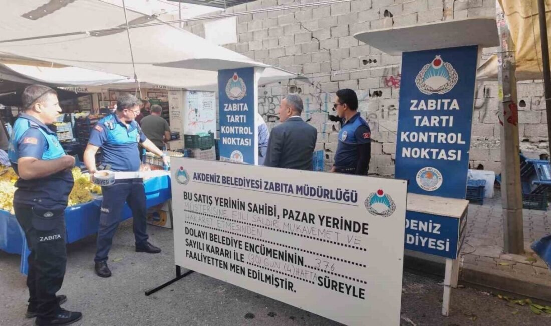 Mersin’in Akdeniz ilçesinde bir pazar esnafı, müşterisine kötü muamelede bulunup