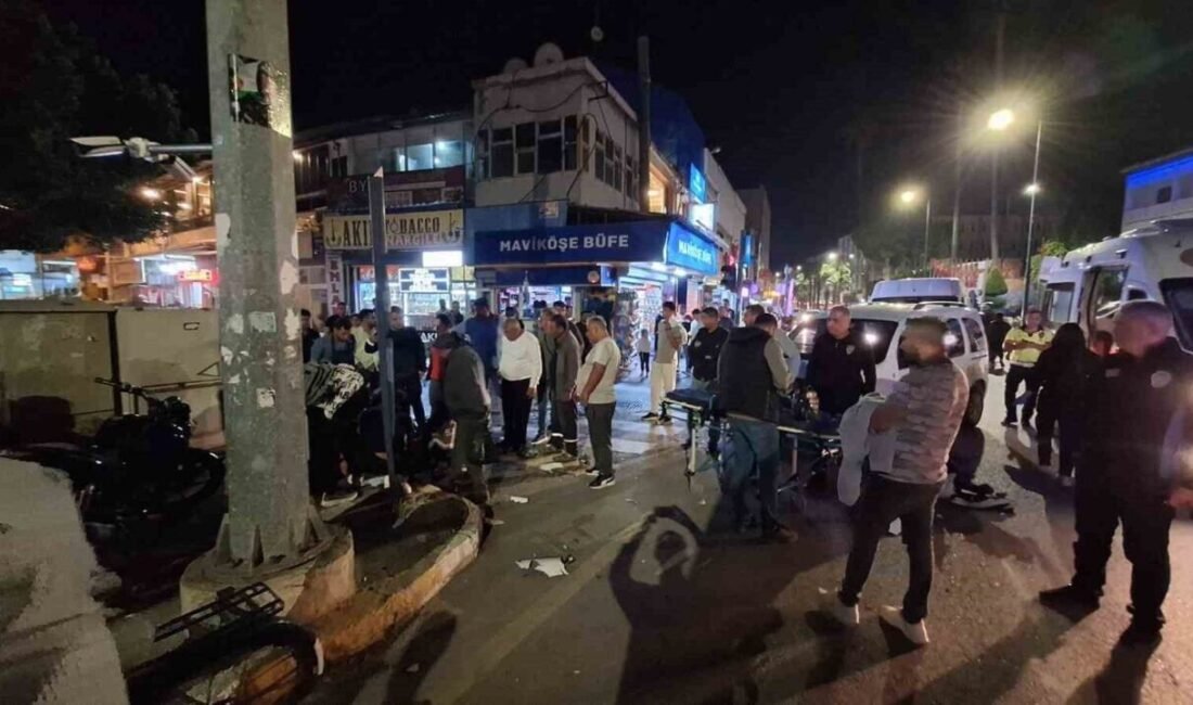Mersin’in Tarsus ilçesinde hafif ticari araç ile motosikletin çarpıştığı kazada