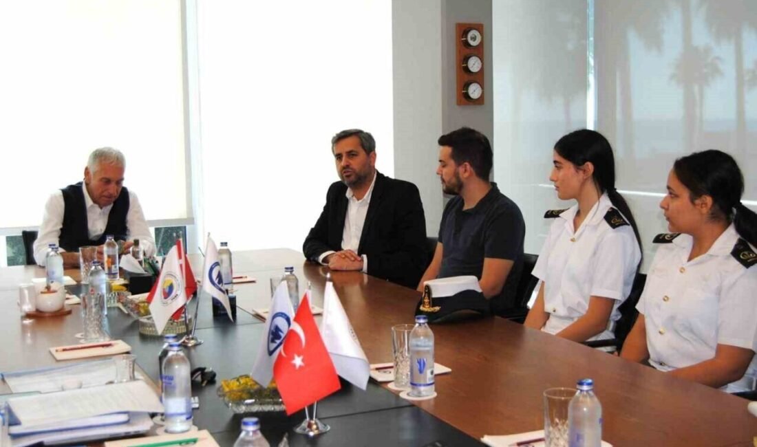 Mersinli genç denizciler Erasmus stajı için İtalya yolcusu Mersin Deniz Ticaret Odası (MDTO) Denizcilik Mesleki ve Teknik Anadolu