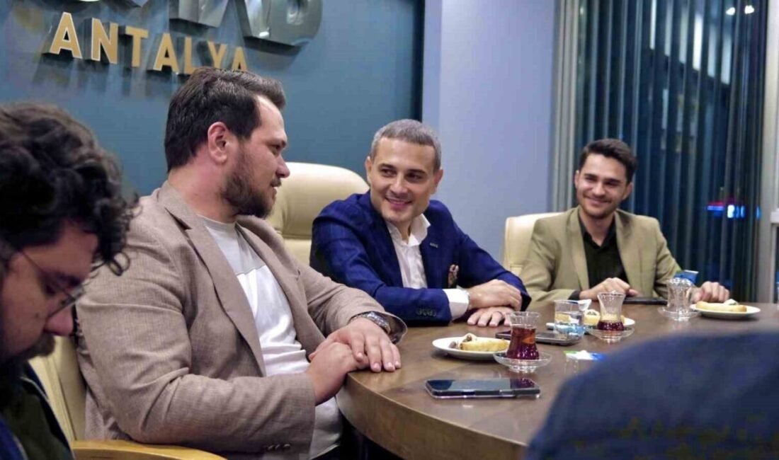 MÜSİAD Antalya Başkanı Yusuf Akgül, Genç MÜSİAD üyeleriyle buluşarak dış