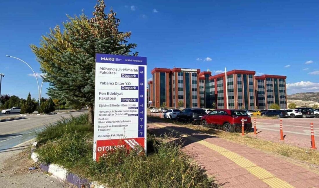 Burdur Mehmet Akif Ersoy Üniversitesi’nde öğrencisini taciz ettiği iddiasıyla hakkında