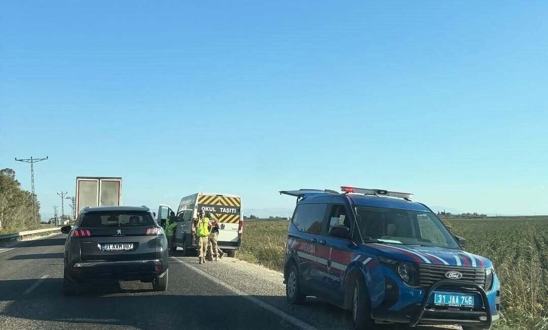 Hatay’da okul servisinden inip karşıya geçmek isteyen 8 yaşındaki Hasan