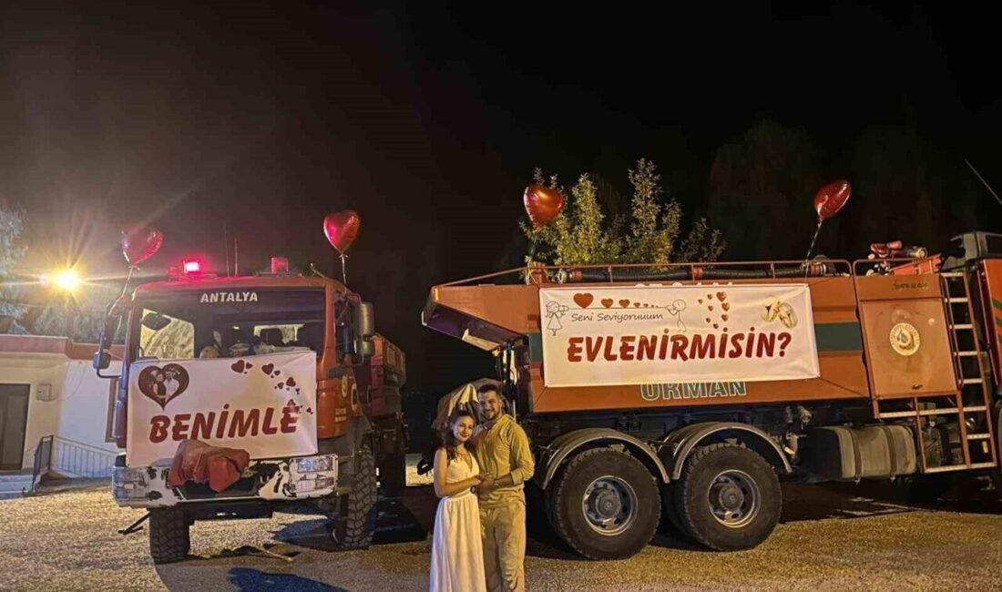 Antalya’nın Serik ilçesinde orman işçisi, görev yaptığı arazöze “Seni seviyorum,