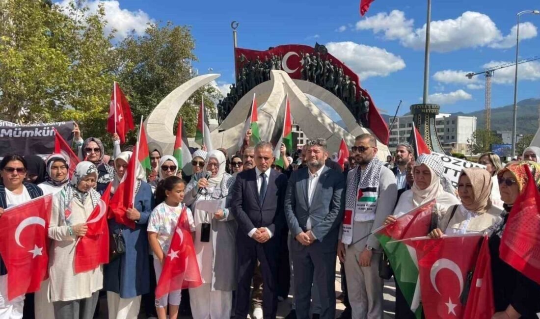 Osmaniye’de kadınlar, 81 ilde eş zamanlı düzenlenen “Gazze İçin Sessiz