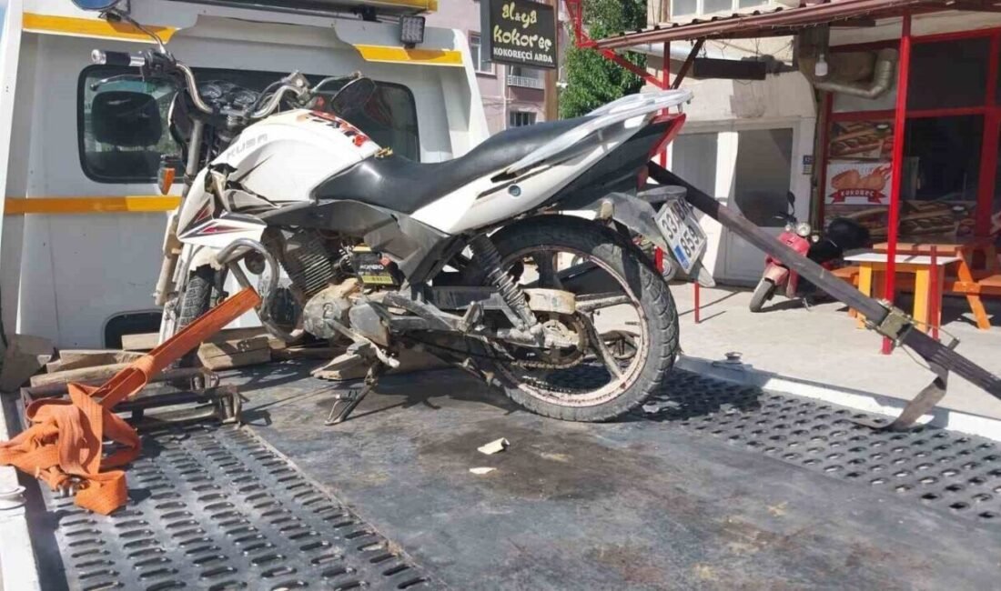 Mersin’in Mut ilçesinde otomobil ile çarpışan motosikletin sürücüsü yaralandı. Kaza,