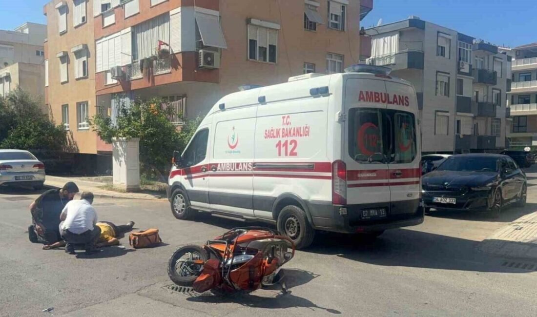 Antalya’nın Manavgat ilçesinde otomobille motosikletin çarpışması sonucu meydana gelen kazada