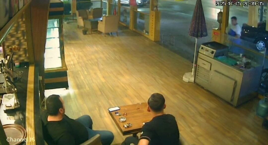 Adana’da 4 şüphelinin tutuklandığı bir pastaneye atılan pimi çekilmemiş el