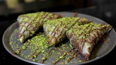 Adanalı tatlıcı Zeynep Usta’nın patentli lezzeti ’Adana bombası’ adeta yok