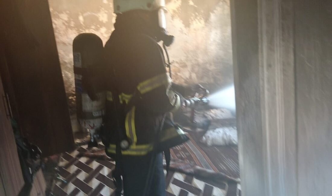 Hatay’da alevlere teslim olan ev kullanılmaz hale geldi. Yangın, Reyhanlı