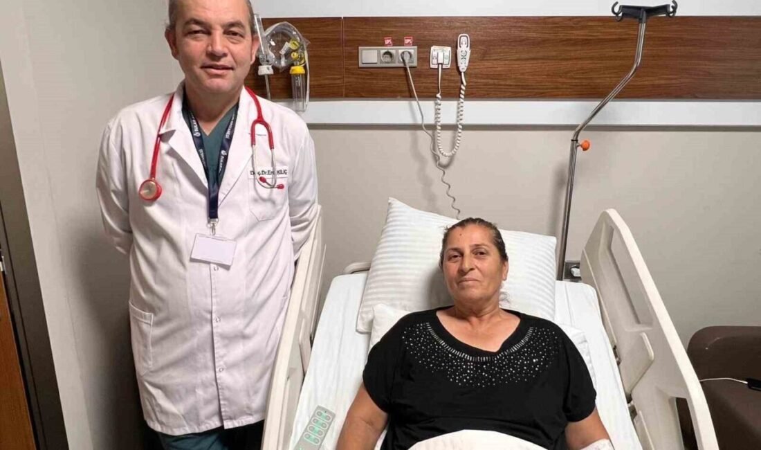 Kahramanmaraş’ta aniden başlayan karın ağrısı nedeniyle hastaneye başvuran kadın, bağırsaklarında