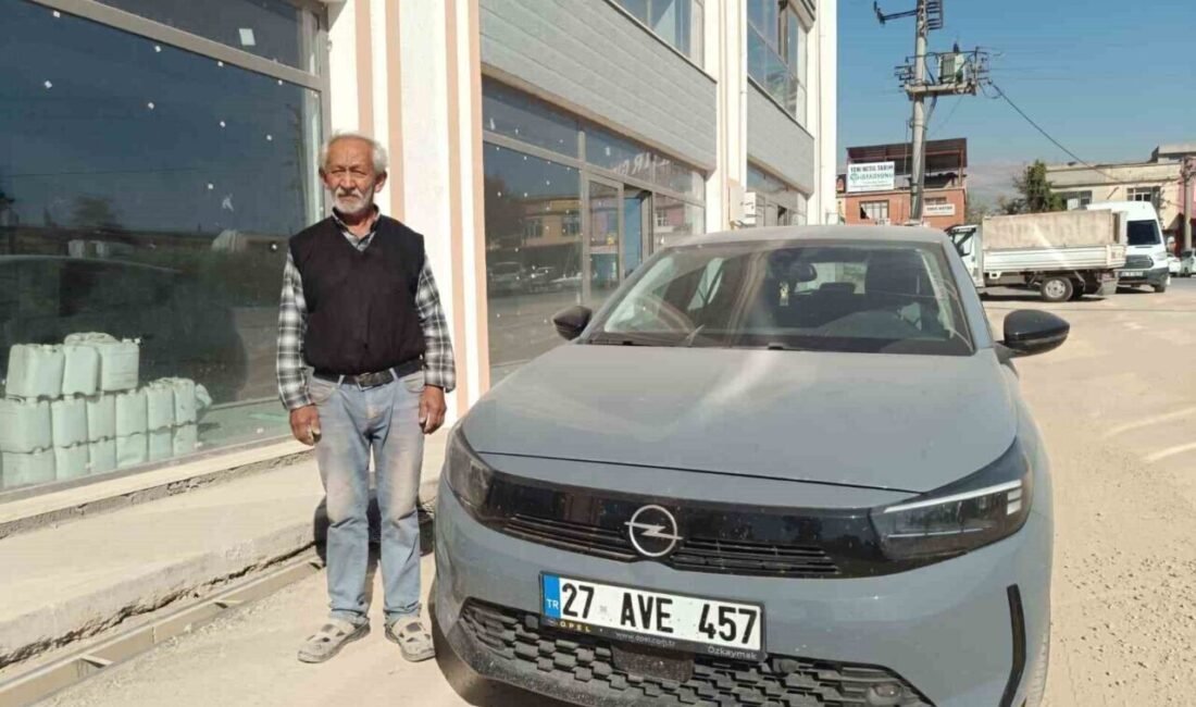 Şüpheli bomba düzeneği nedeniyle engelli çocuğu için aldığı araç zarar gördü Kahramanmaraş’ta bir otobüs yangını üzerine çevrede güvenlik önlemi alan gece