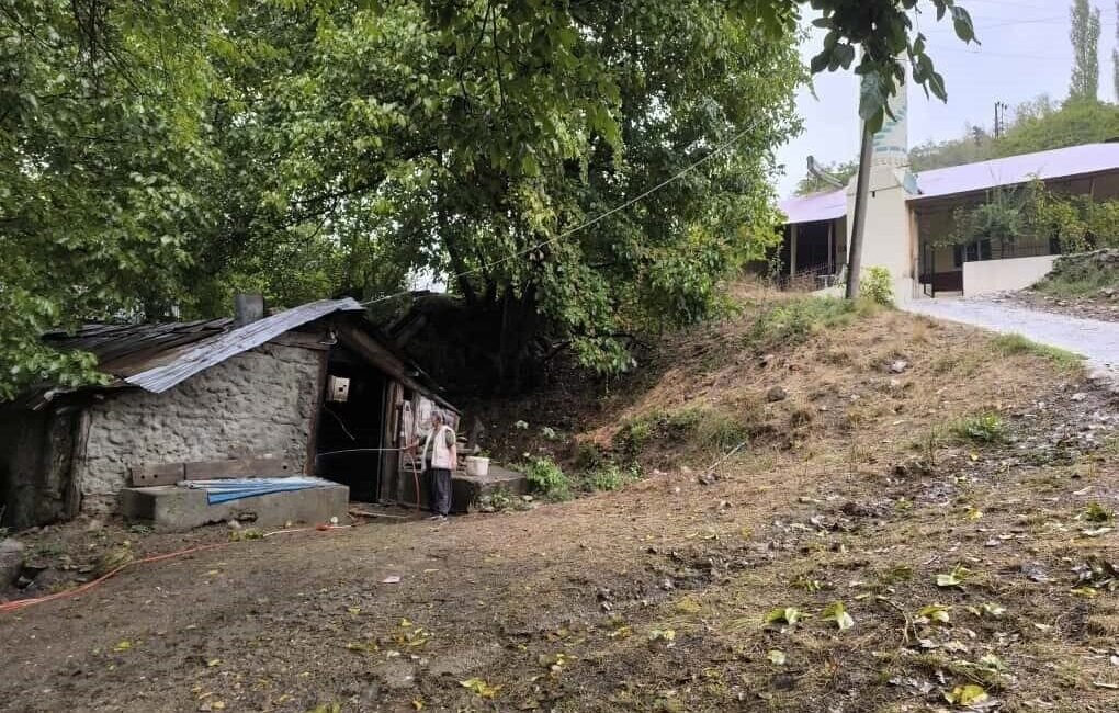 Adana’nın Saimbeyli ilçesinde tarihi un değirmeninde çıkan yangın, mahalle imamının