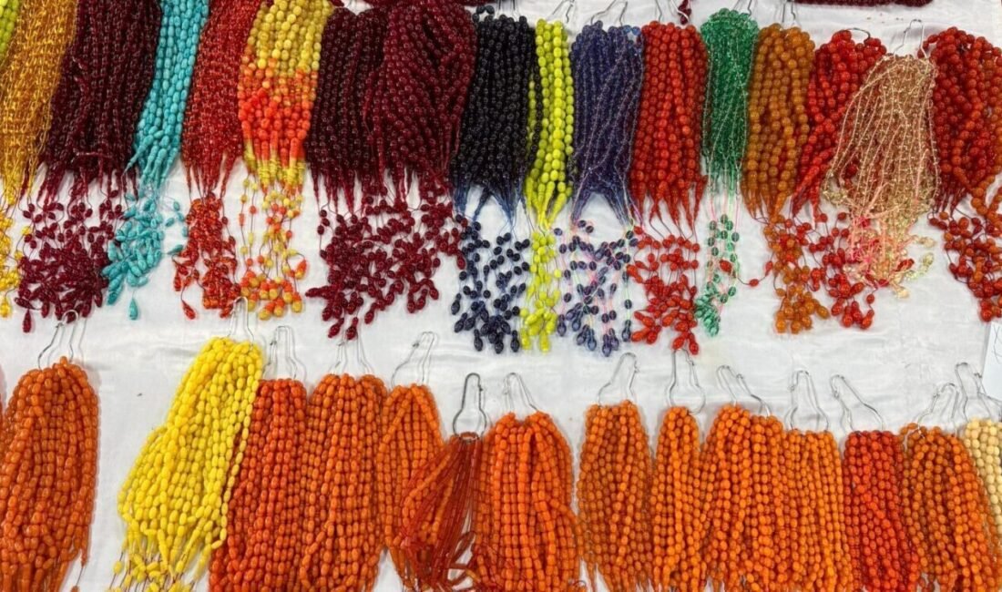 Adana’da gelenek haline gelen tespih mezatı, her ay binlerce koleksiyoner