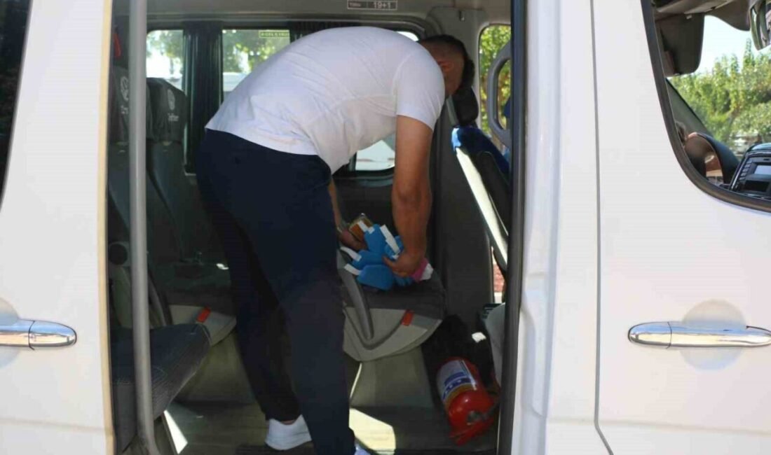 Antalya Büyükşehir Belediyesi UKOME ekipleri okul servislerine yönelik kapsamlı kontrollerini