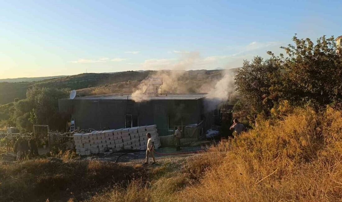 Antalya’nın Manavgat ilçesinde tek katlı bir evde çıkan yangında ev