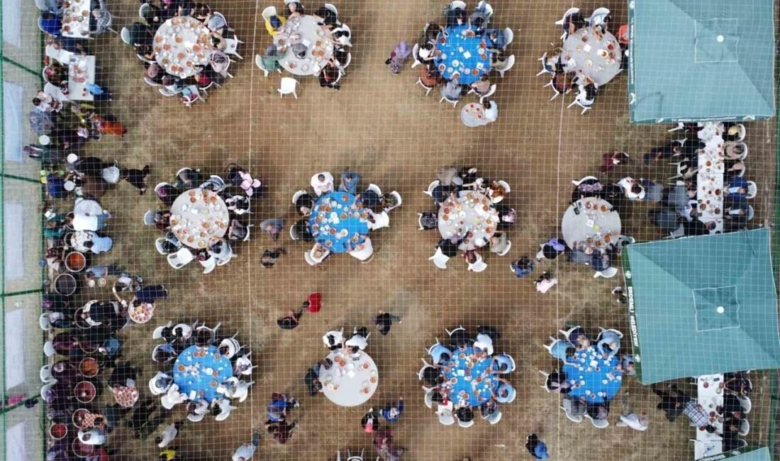 Mersin’in Erdemli ilçesinde Torosların eteğindeki 4 asırlık Karayakup köyünde imece