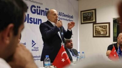 Yüreğir Belediye Başkanı Ali Demirçalı, muhtarların demokrasinin temel taşlarından biri
