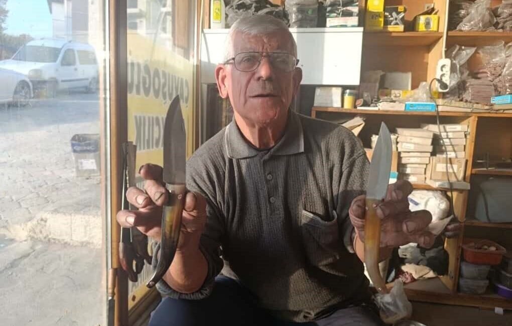 Kahramanmaraş’ta 75 yaşındaki bıçak ustası Hasan Tandoğdu, 60 yılı aşkın