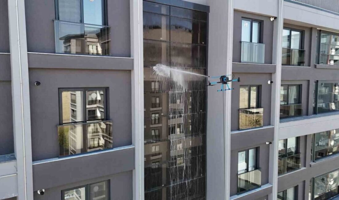Dronlar hayatımızın her alanına girerken Adana’da yüksek katlı binaların dış