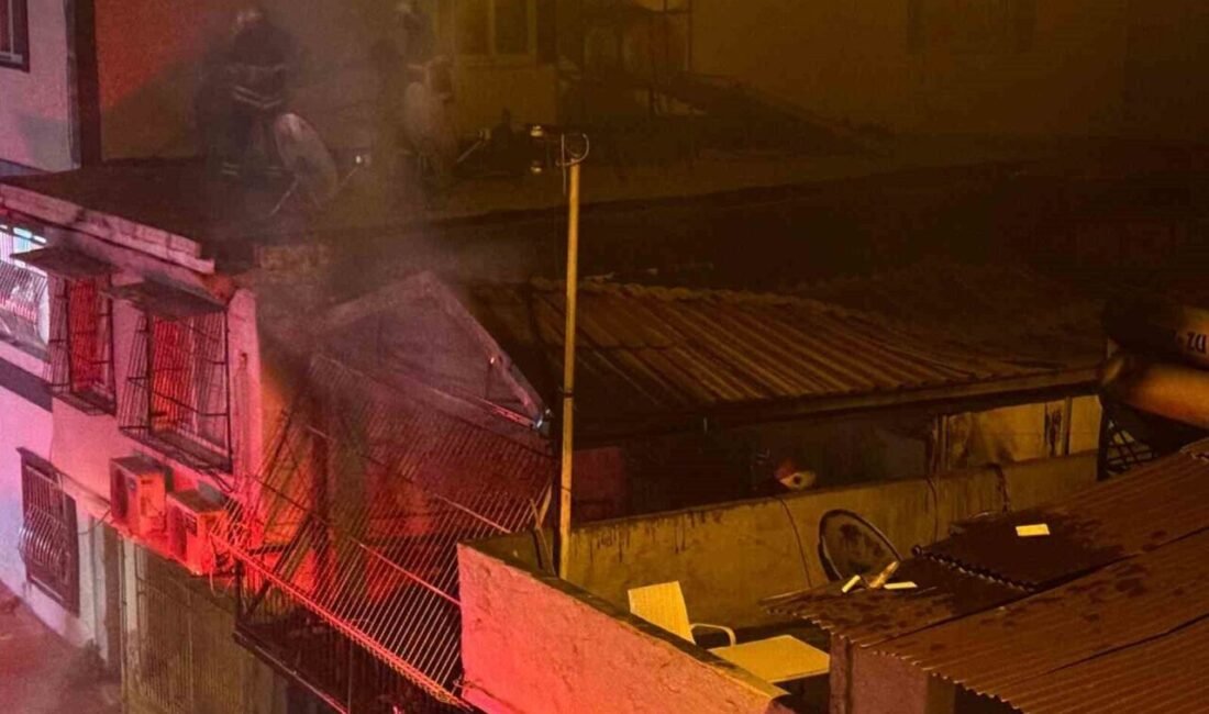 Adana’da müstakil bir ev çıkan yangında kullanılamaz hale geldi. Yangın,