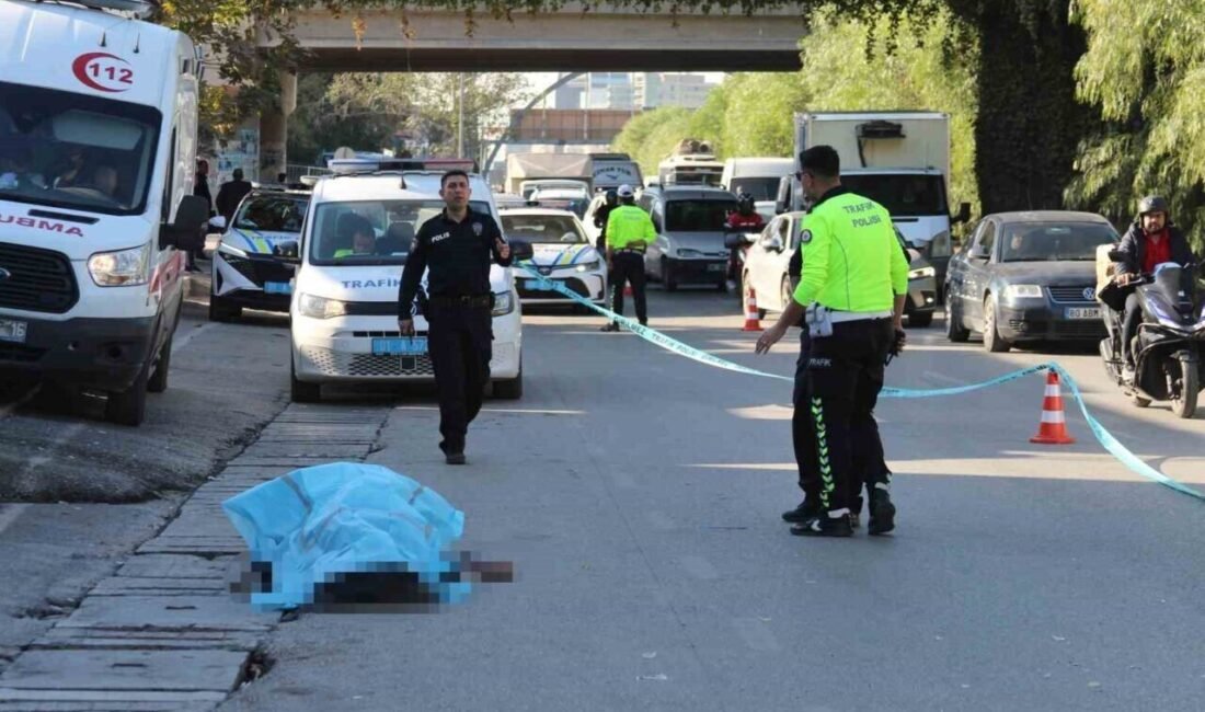 Adana’da yolun karşısına geçmeye çalışan yaşlı adam otomobil çarpması sonucu