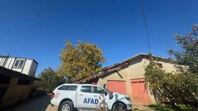 Isparta’nın Eğirdir ilçesinde bir elma bahçesinde oluşan yaklaşık 1 metre