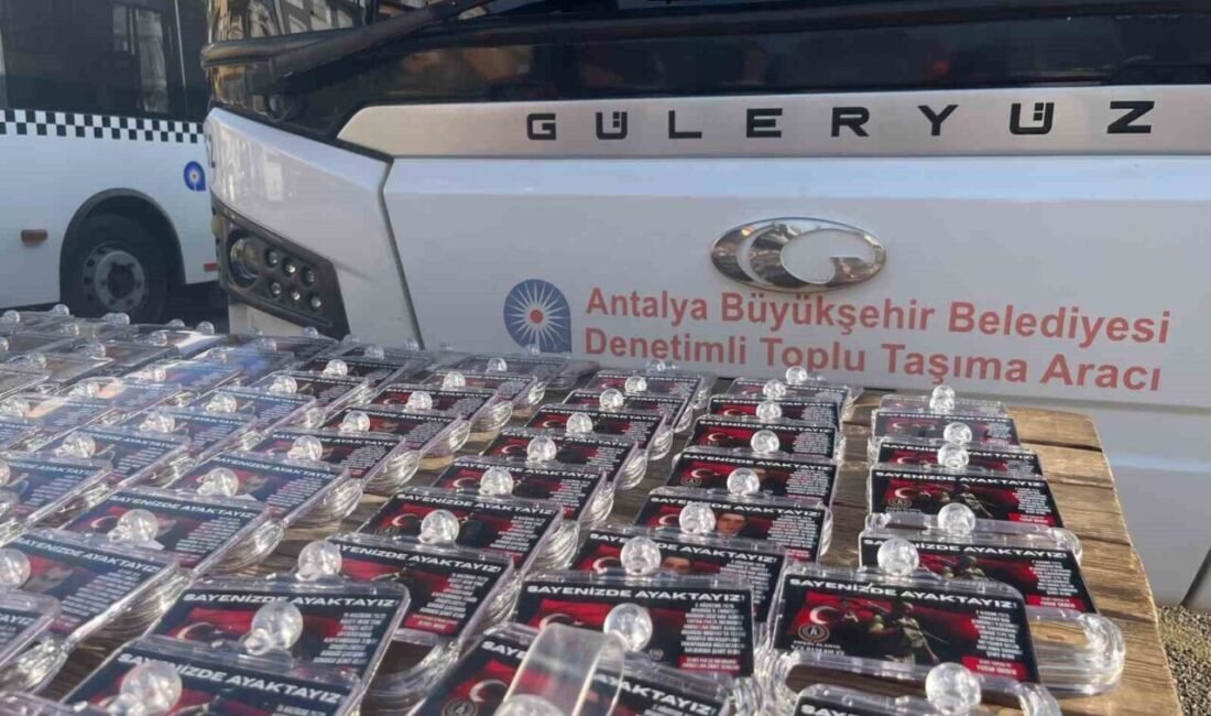 Antalya’nın Alanya ilçesinde, şehit asker ve polislerin fotoğrafları ile bilgilerinin