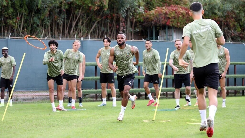 Corendon Alanyaspor, Trendyol Süper Lig’in 12. haftasında deplasmanda oynayacağı Trabzonspor