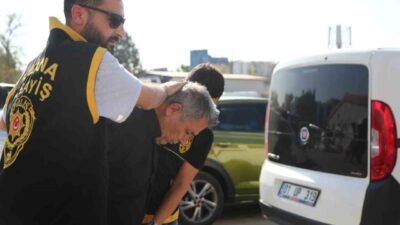 Adana’da, kahvehanede çıkan kavgada bir kişinin öldürüldüğü olayın anlık yaşanan