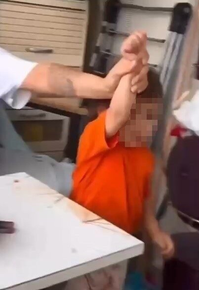 Mersin’de bir kadının, görüntüyü çeken ve eşi olduğu öğrenilen şahsa