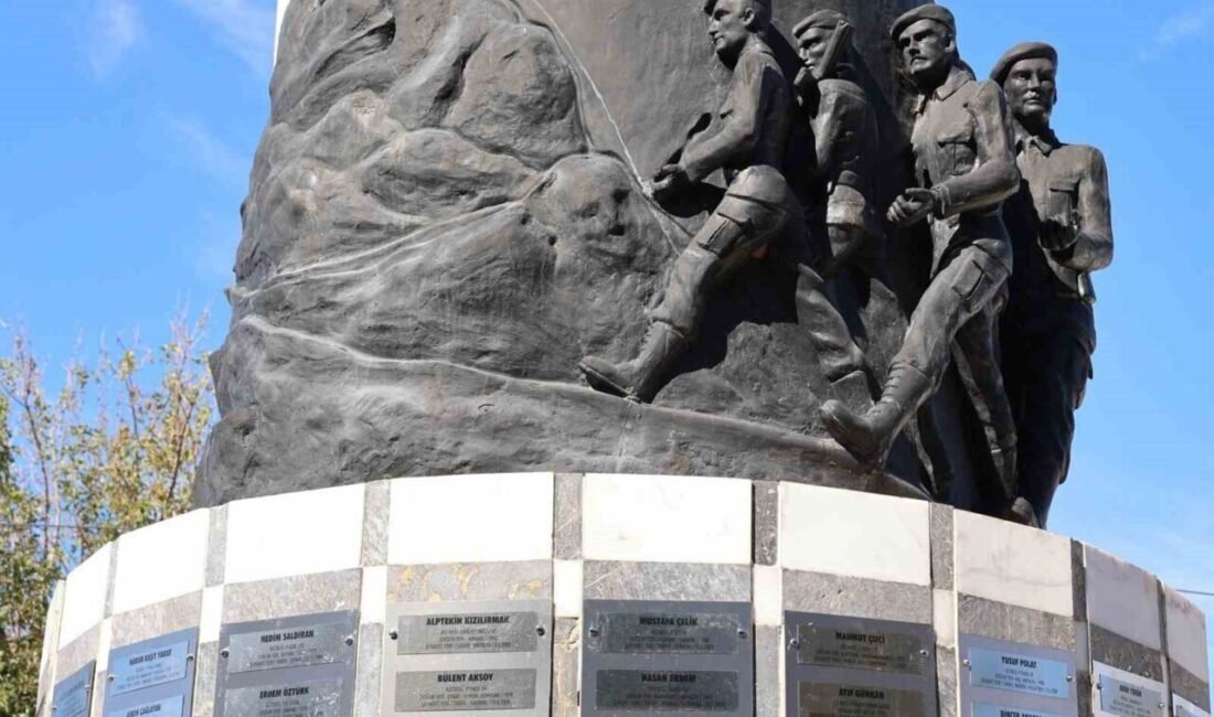 Antalya Büyükşehir Belediyesi, Cumhuriyet Dönemi Antalya Şehitleri Anıtı’nı restore etti.