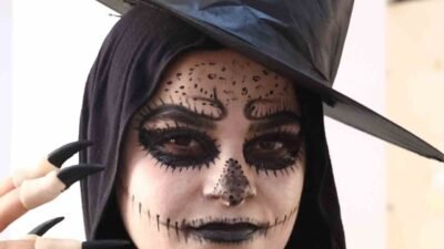 Antalya Büyükşehir Belediyesi’nin Atatürk Sanat Eğitim Merkezi’nde (ATASEM) açtığı ‘Sahne