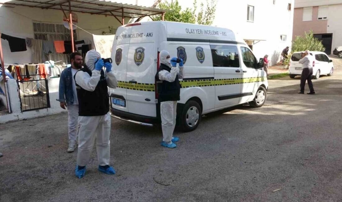 Antalya’nın Manavgat ilçesinde 51 yaşındaki adam mahalle sakinlerinin ağır koku