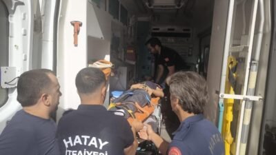 Hatay’da asansör halatıyla makara arasına ayağını sıkıştırarak yaralanan vatandaşı itfaiye