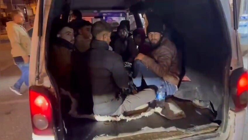 Hatay’da polis ekiplerinin çalışması neticesinde 9 göçmen şahıs yakalandı. Şahısları